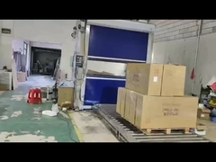 Özel hava duş dolabı duvara yaslanarak her iki taraftan da üflenir